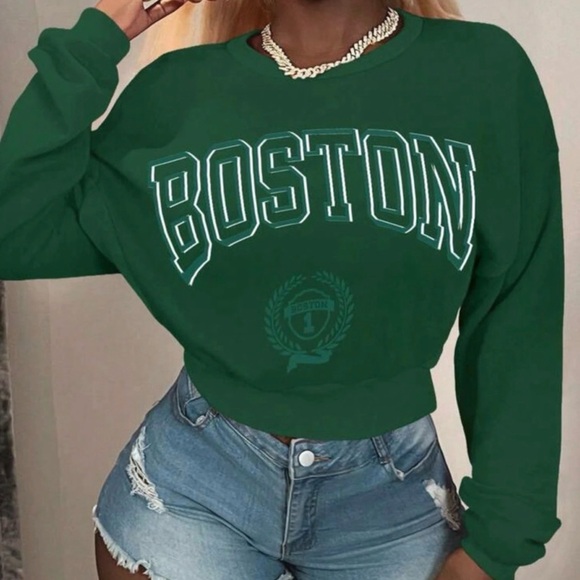 Tops - ☘️New Women’s Green BOSTON Cropped Sweatshirt